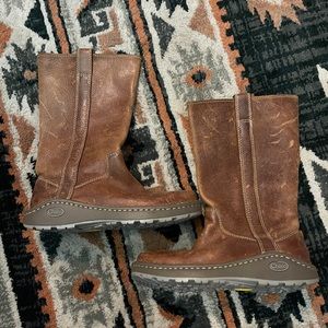 NEW Womens Chaco Boots, Size 7